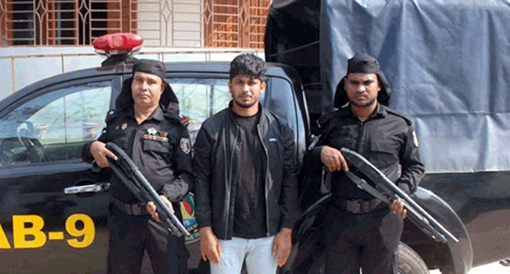 এক মিনিটে মোটরসাইকেল চুরি করে ভেলকি দেখান তিনি