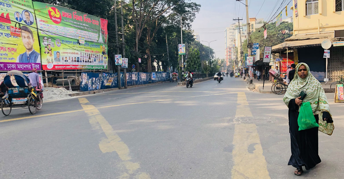 ঢাকার রাস্তা থেকে উধাও বাস!
