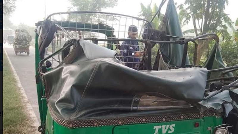 কুষ্টিয়ায় কাভার্ড ভ্যান-সিএনজি মুখোমুখি সংঘর্ষ, নিহত ২