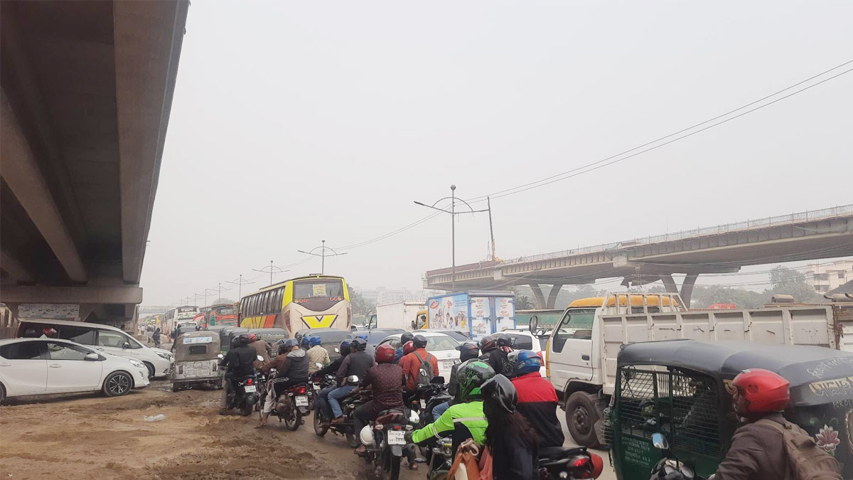 বিমানবন্দর সড়কে আজও যান চলাচল বন্ধ