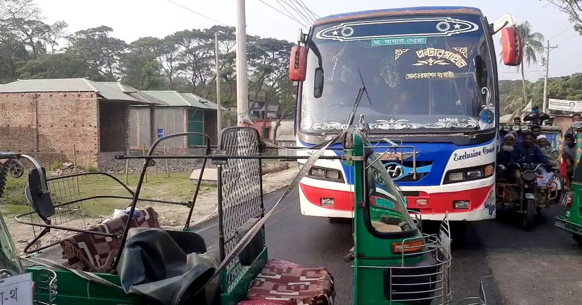 ভোলায় বাস ও সিএনজি শ্রমিকদের মধ্য সংঘর্ষ, আহত ১০