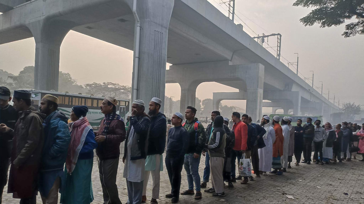 আখেরি মোনাজাতে যোগ দিতে আরামদায়ক মেট্রো যাত্রা