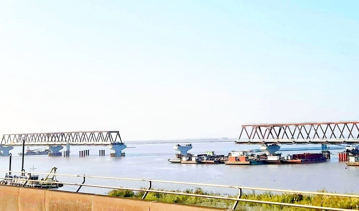 যমুনার বুকে মাথা উচুঁ করে দাঁড়ালো বঙ্গবন্ধু রেল সেতু