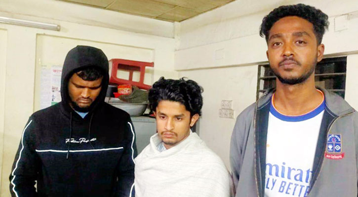 ট্রাক থামিয়ে ছিনতাই: ৩ ঢাবি ছাত্র সাময়িক বহিষ্কার