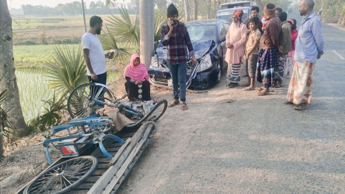 প্রাইভেট কারের ভ্যানে ধাক্কায় নিহত স্বামী, হাসপাতালে স্ত্রী-মেয়ে