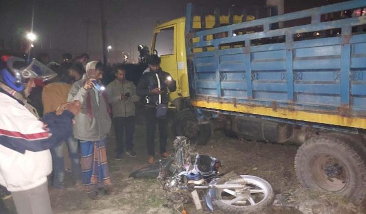 পিকআপের ধাক্কায় হিসাবরক্ষকের মৃত্যু, সাড়ে ৯ লাখ টাকা ছিনতাই