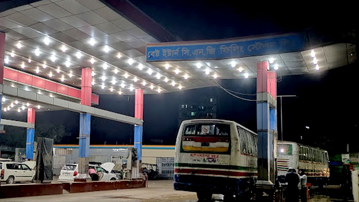 ট্রাকে গ্যাস নেওয়ার সময় সিলিন্ডার বিস্ফোরণ, নিহত ১