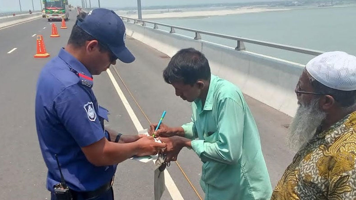 পদ্মা সেতুতে নিয়ম লঙ্ঘন, ১০ যানবাহনকে জরিমানা