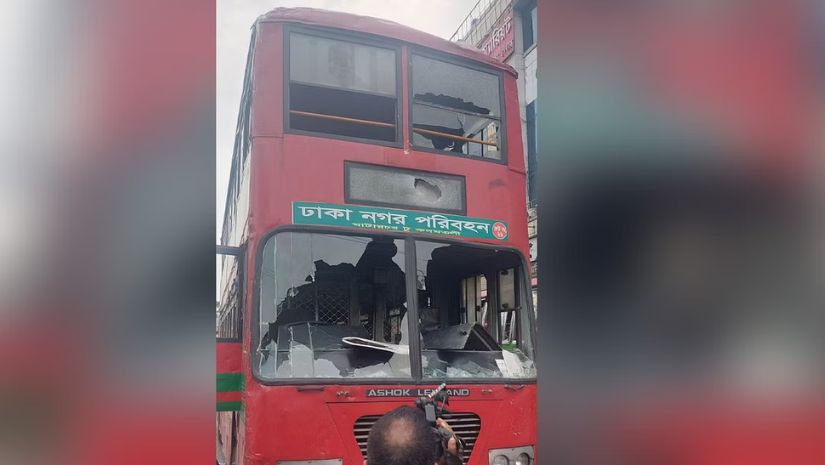 ﻿﻿﻿রাজধানীতে বিএনপি-পুলিশ পাল্টাপাল্টি ধাওয়া, বিআরটিসির বাসে আগুন