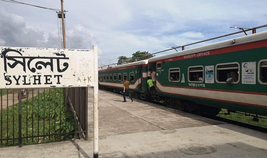 সিলেটের সঙ্গে সারাদেশের রেল যোগাযোগ স্বাভাবিক হয়েছে
