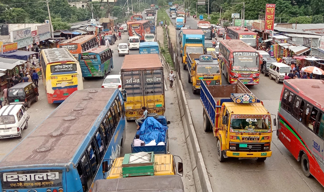 ঈদযাত্রায় ‘টেনশন’ চান্দিনা-বাগুর বাসস্টেশন