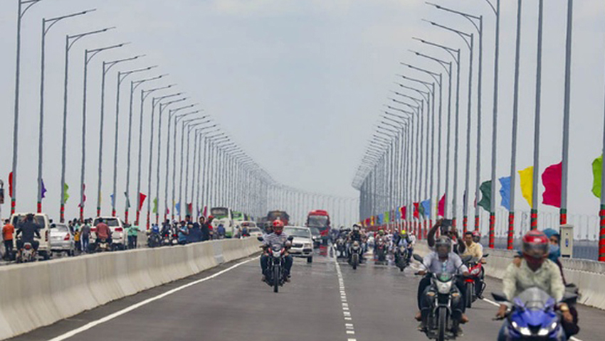 এক বছরে পদ্মা সেতু পাড়ি দিয়েছে পৌনে ৫৭ লাখ গাড়ি