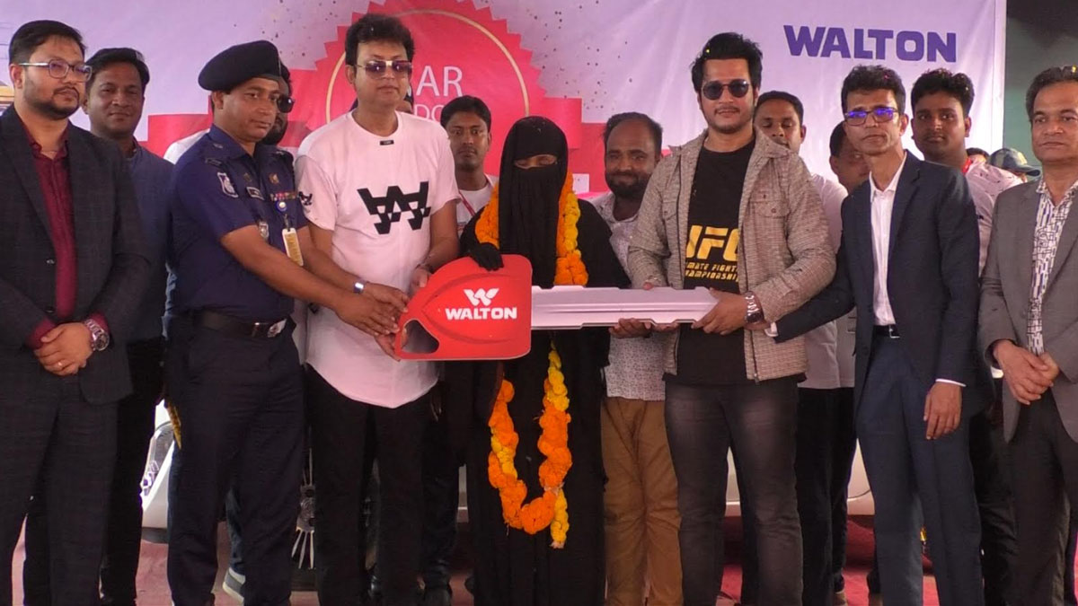 ফ্রিজ কিনে গাড়ি জিতলেন নওগাঁর খাদিজা