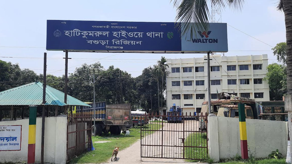 সিরাজগঞ্জে বাস-অটোরিকশা সংঘর্ষ, নিহত ৩