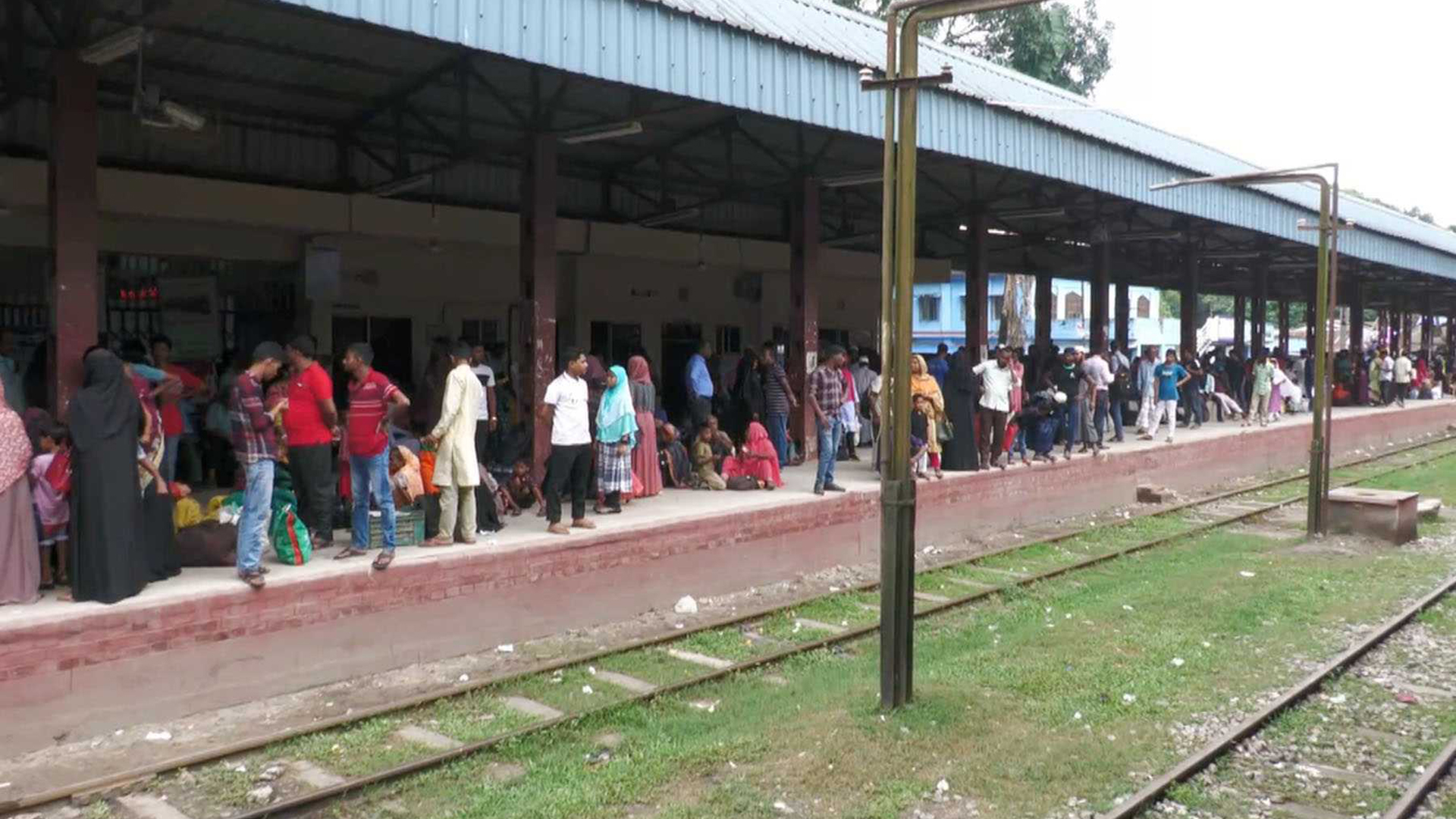 লালমনিরহাটে ট্রেনের শিডিউল বিপর্যয়