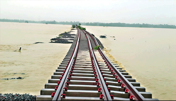 উদ্বোধনের অপেক্ষায় থাকা দোহাজারী-কক্সবাজার রেলপথ ক্ষতিগ্রস্ত