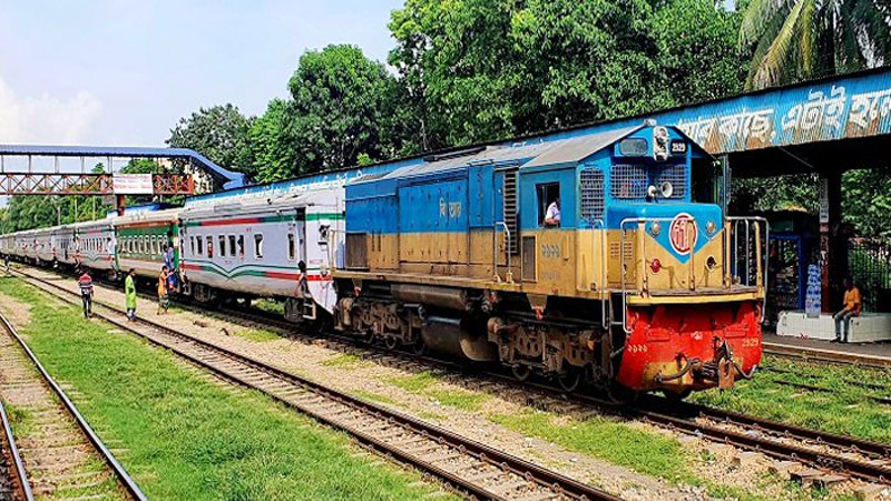 ২৩৯ দিন পর ঢাকা-নারায়ণগঞ্জ রুটে ট্রেন চলাচল শুরু