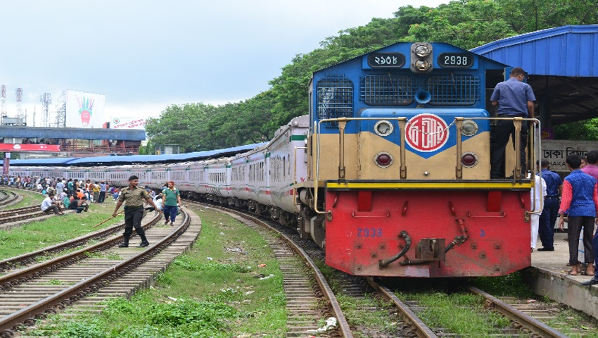৬ ঘণ্টা পর খুলনা রুটে রেল চলাচল শুরু