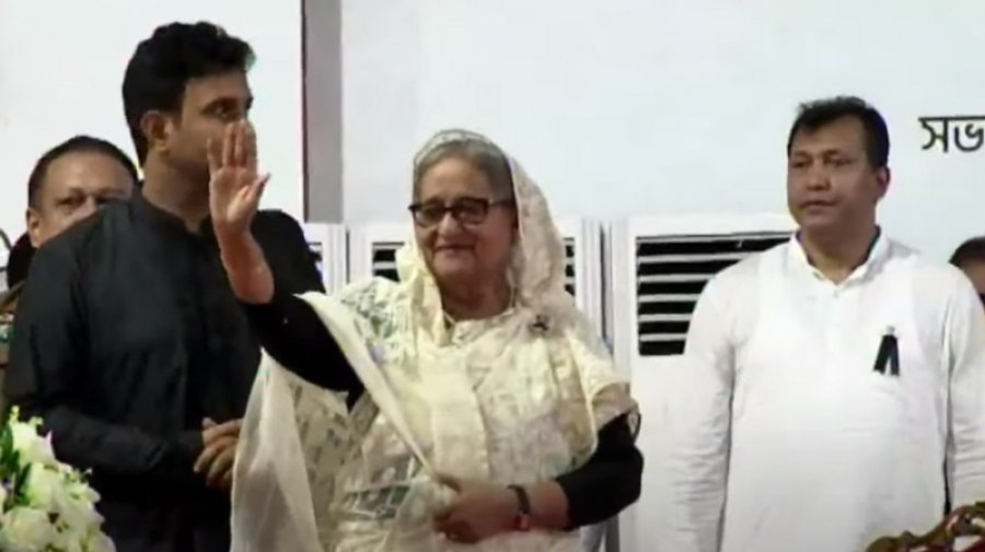 ছাত্রসমাবেশে উপস্থিত হলেন শেখ হাসিনা