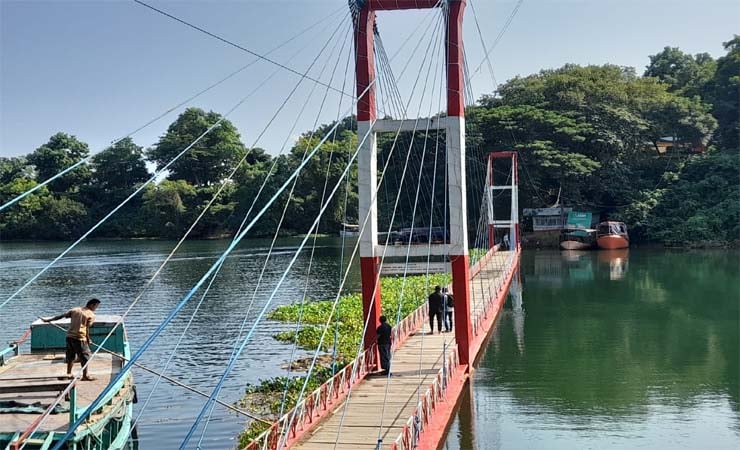 দেড় মাস পর ভেসে উঠল ঝুলন্ত সেতু