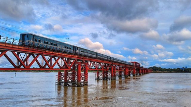 কালুরঘাট সেতুতে ১০ কিলোমিটার গতিতে চলবে ট্রেন!