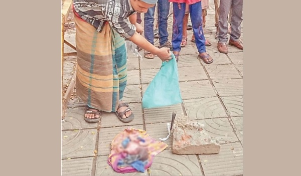 ঢামেকের ফুটপাত থেকে নবজাতকের মরদেহ উদ্ধার
