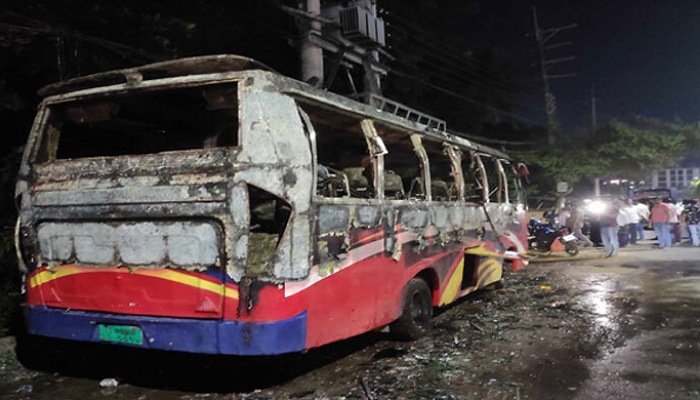 চট্টগ্রামে যাত্রীবাহী বাসে আগুন
