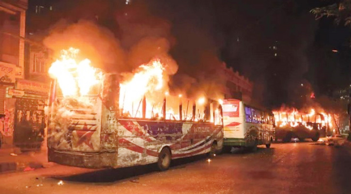 হরতাল-অবরোধে চট্টগ্রামে ১৯ গাড়ি পোড়ানোয় ৫৪ মামলা
