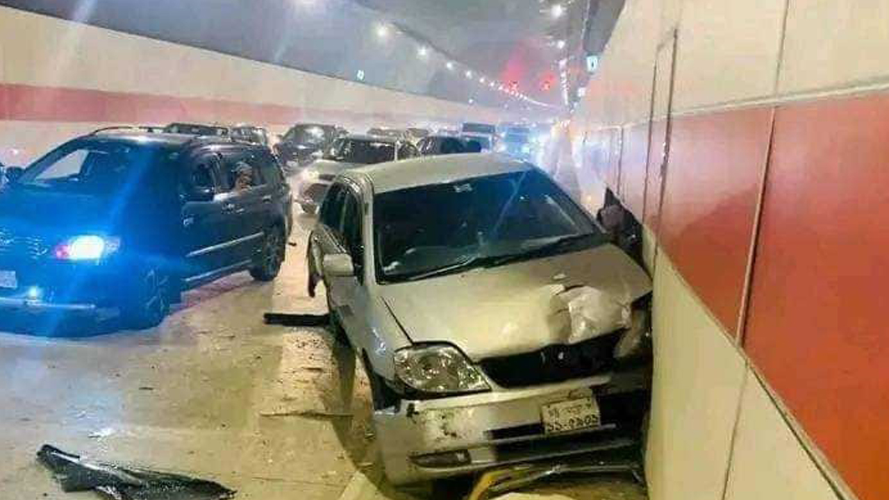 বঙ্গবন্ধু টানেলে ঘটা প্রথম দুর্ঘটনা
