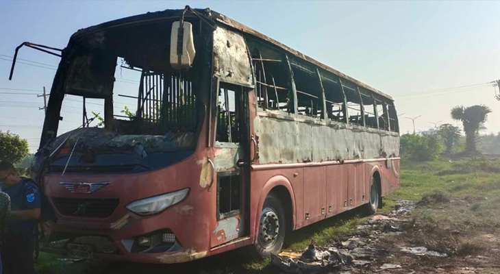 সাভারে বাসে আগুনের ঘটনায় আটক ২