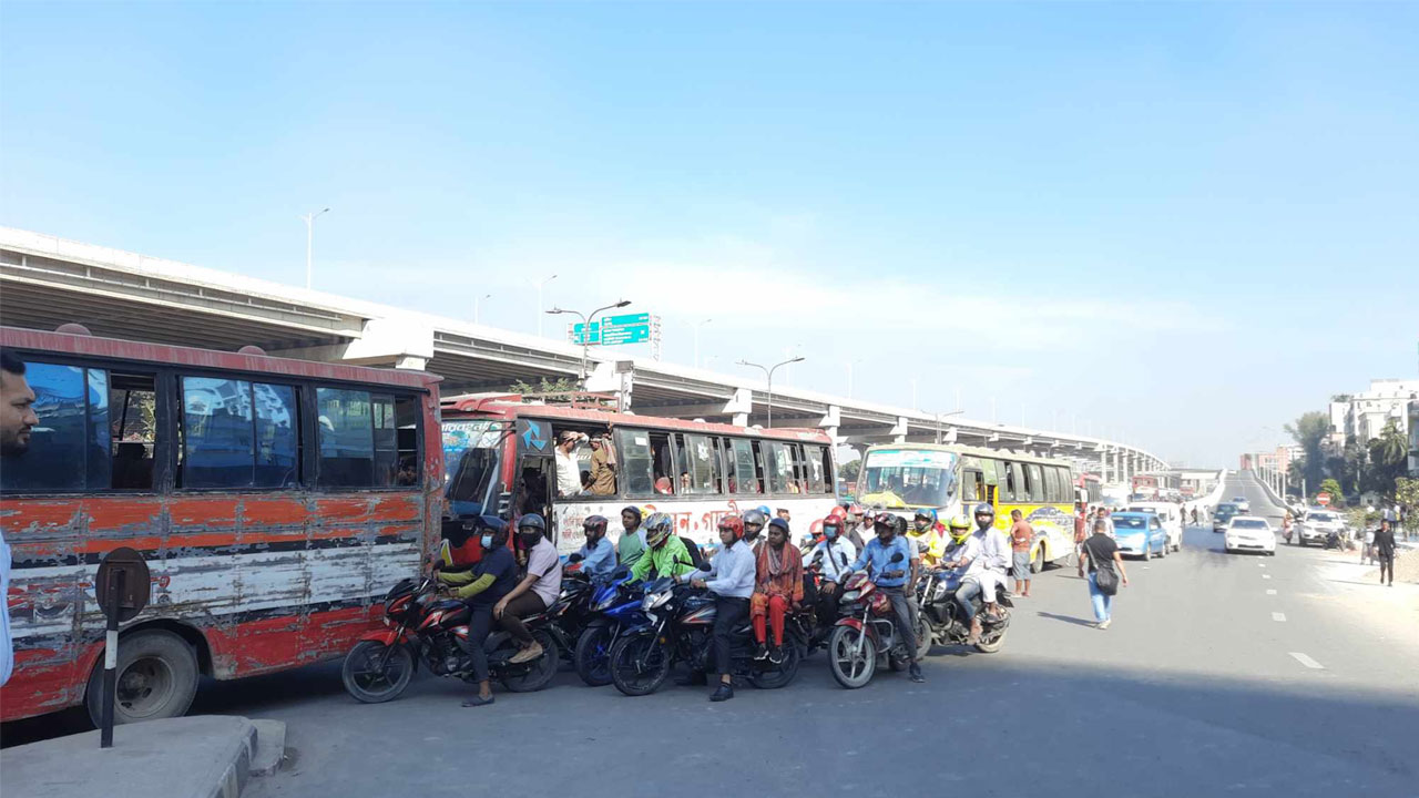 ১০ মিনিটে উত্তরা থেকে কাকলী, এরপর বনানী-মহাখালী পেরোতে ঘণ্টা পার
