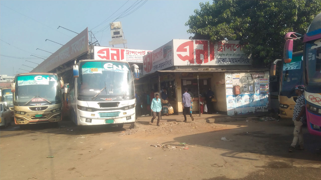 যাত্রী পেলে ছাড়বে এনা পরিবহনের বাস