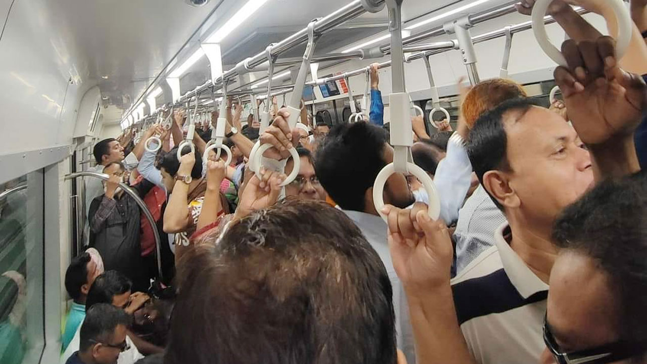 প্রথম দিন মতিঝিল স্টেশন ব্যবহার করেছে ১০ হাজারের বেশি মানুষ