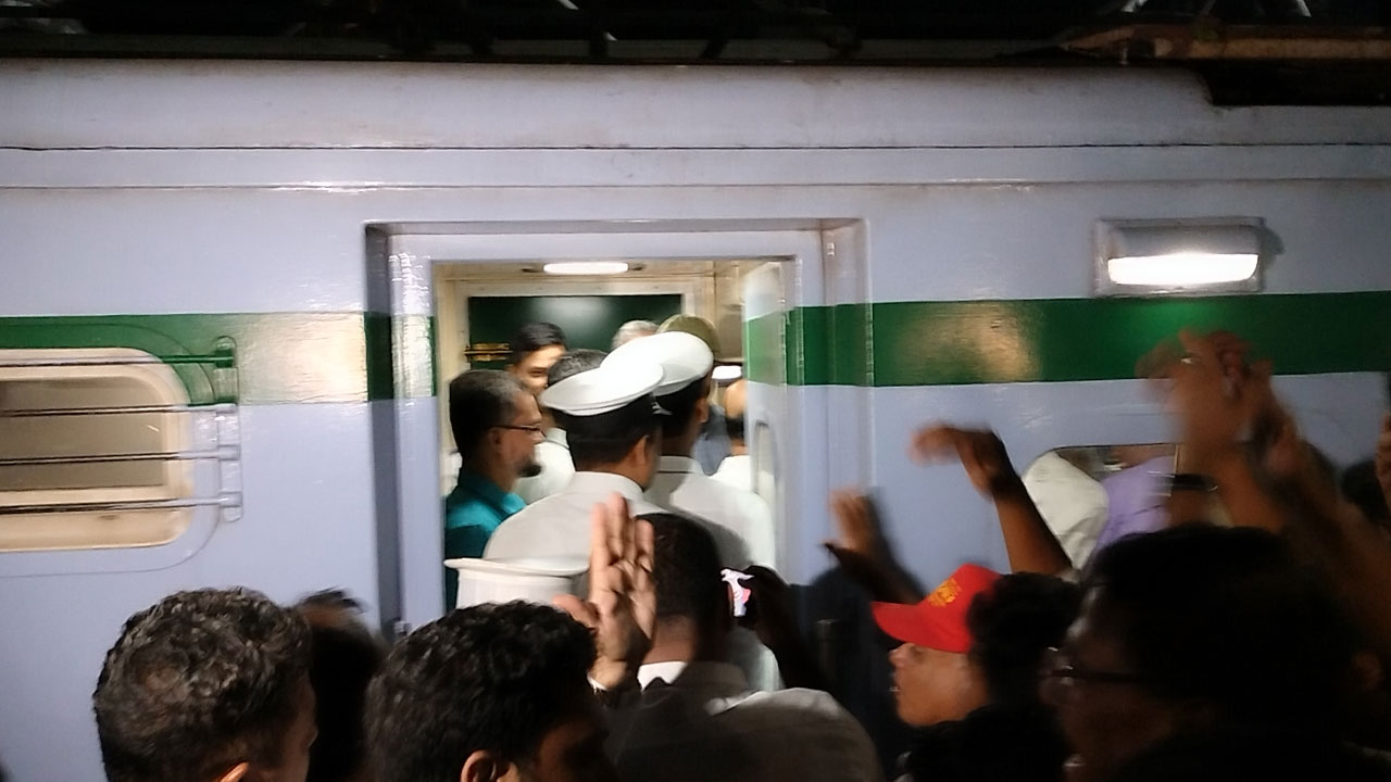 ১২ ঘন্টায় কক্সবাজার থেকে ঢাকায় পৌঁছালো ট্রেন