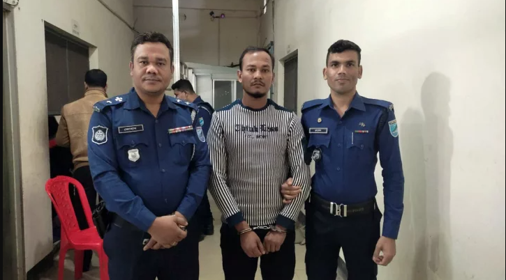 সাভারে ব্যবসায়ীর ২৩ লাখ টাকা নিয়ে উধাও গাড়িচালক, ৫ দিন পর গ্রেপ্তার