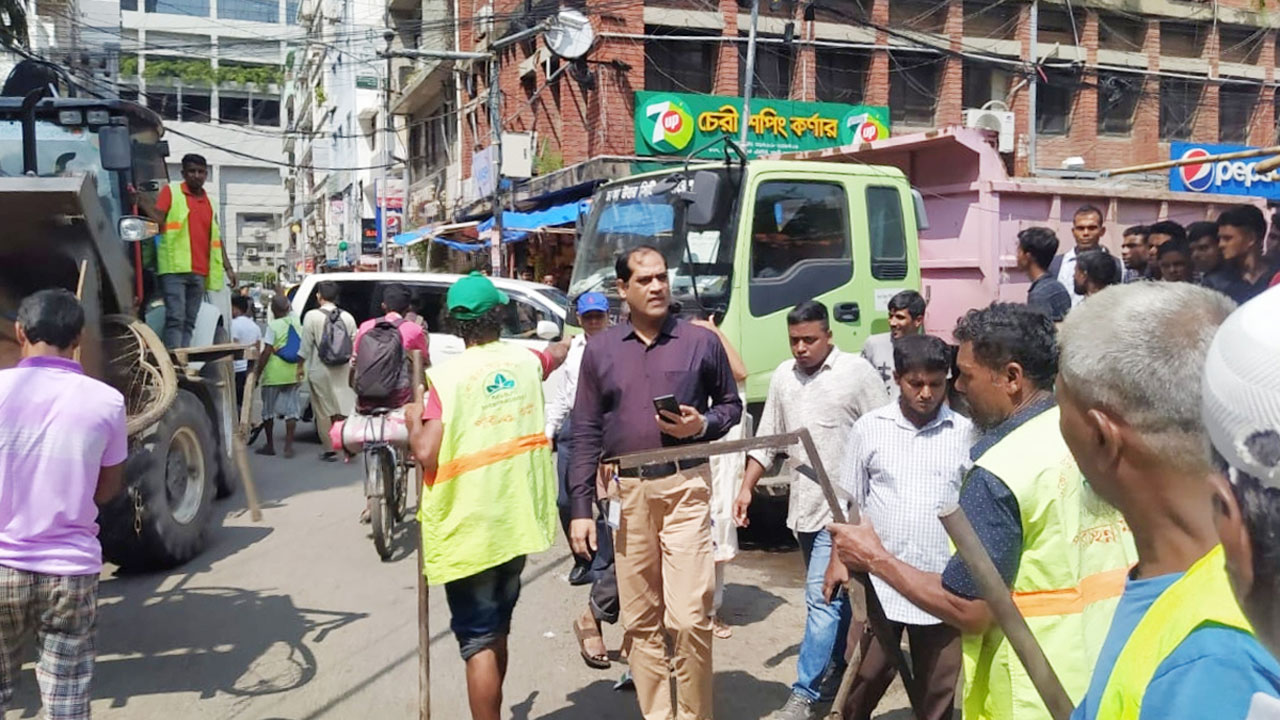 ফুটপাত দখলমুক্ত করতে মাঠে নামছে ডিএনসিসি