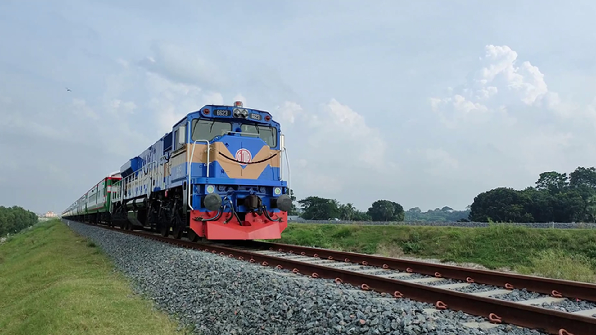 খুলনা-যশোর-মোংলা রুটে চলবে ৩ জোড়া যাত্রীবাহী ট্রেন