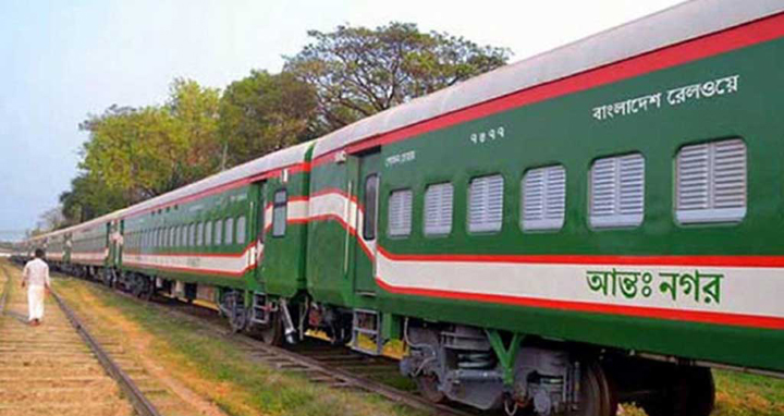 নাশকতা এড়াতে ১০ লোকাল ট্রেন বন্ধ ঘোষণা