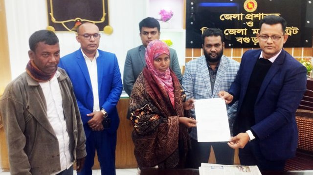 রিকশাচালকের স্ত্রীকে শিক্ষকের চাকরি দিলেন প্রধানমন্ত্রী