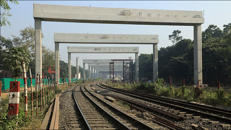 রেলের ঢাকা-টঙ্গী সেকশনে সক্ষমতা দৈনিক ১১২ ট্রেন চলাচলের, চলছে ১২০টি