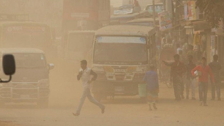 বায়ুদূষণে বিশ্বে চতুর্থ ঢাকা