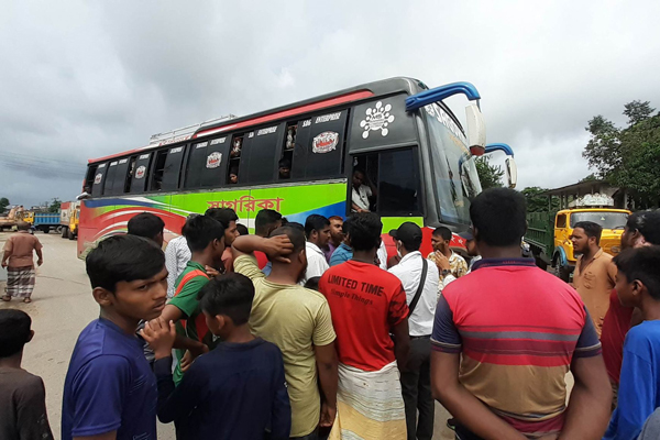 সিলেটে পরিবহন শ্রমিকদের অনির্দিষ্টকালের কর্মবিরতি, ‌দুর্ভোগ চরমে