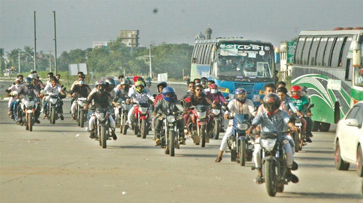 নওগাঁয় মধ্যরাত থেকে ৭২ ঘণ্টা বাইক চলাচল নিষেধ