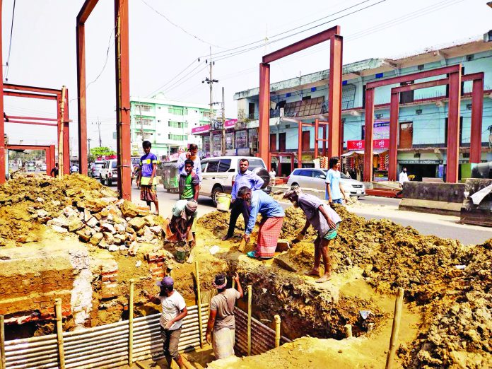 চবি ১নং গেইটে অবশেষে হচ্ছে ফুটওভার ব্রিজ
