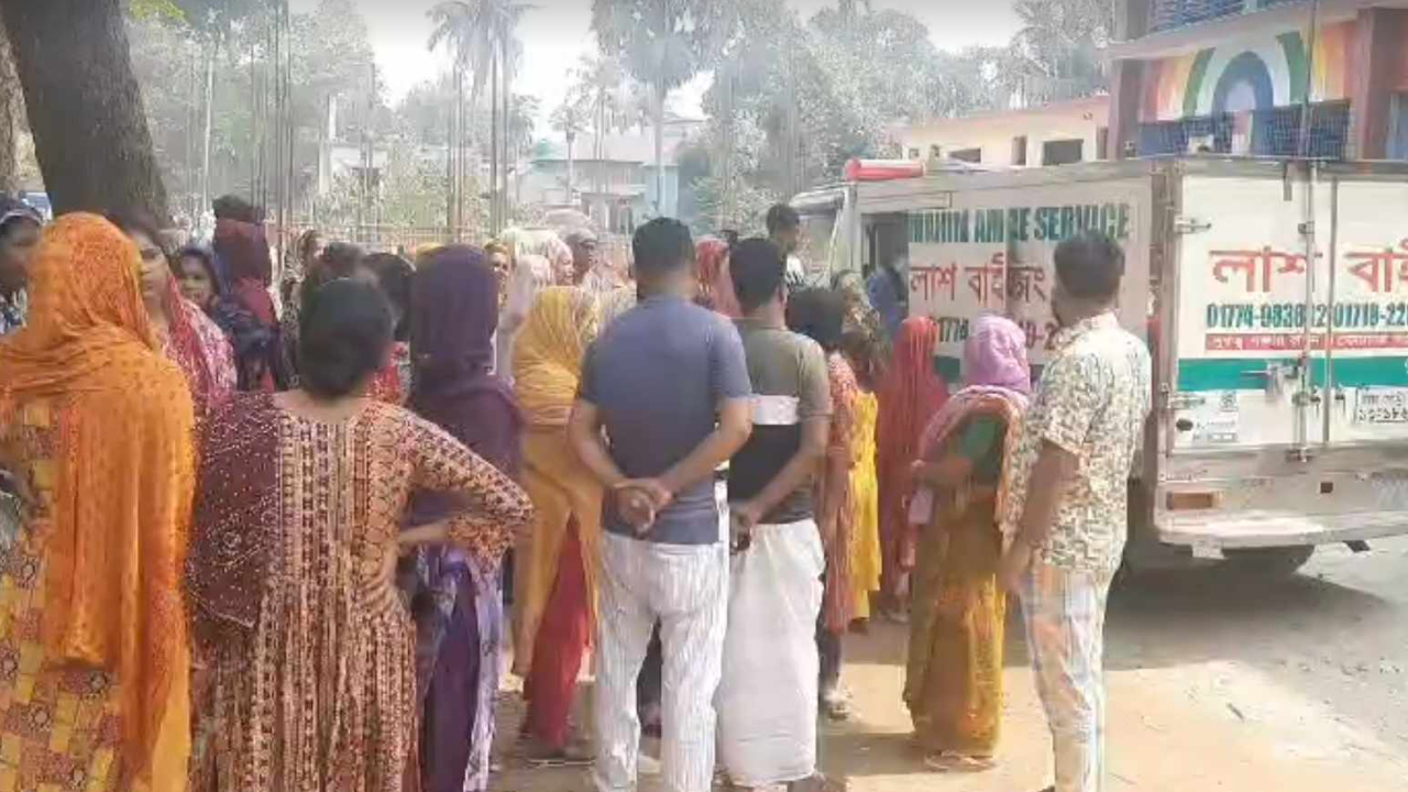 কালিয়াকৈরে বাসচাপায় স্বামী-স্ত্রীর মৃত্যু