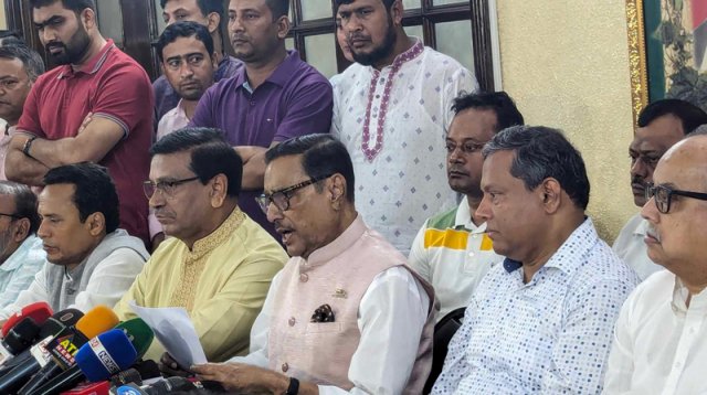বাংলাদেশ ব্যাংকে সাংবাদিকরা কেন ঢুকবে, প্রশ্ন ওবায়দুল কাদেরের