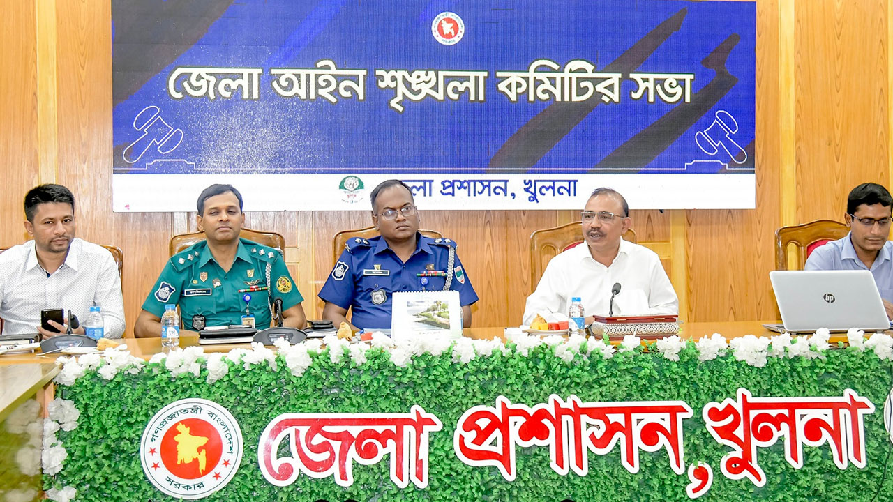 ‘রাস্তা বন্ধ করে পশুর হাট স্থাপনের অনুমতি দেওয়া হবে না’