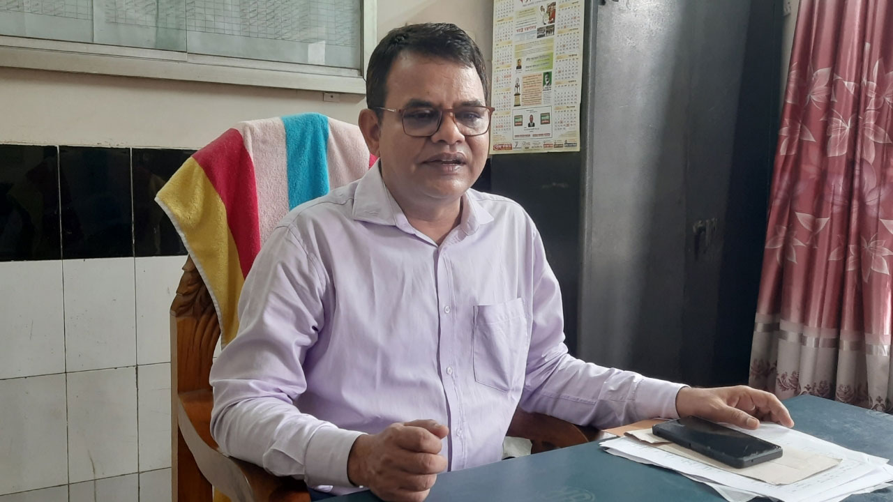 ট্রেনের বিলম্ব কমাতে সব বিভাগ কাজ করছে : ঢাকা স্টেশন মাস্টার