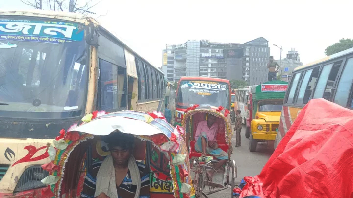 মালিবাগ থেকে বাড্ডা পর্যন্ত আড়াই ঘণ্টায় নড়েনি একটি গাড়িও