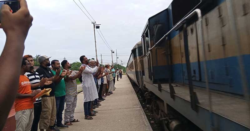 অবশেষে ফরিদপুরে আজ থেকে থামবে ‘চন্দনা কমিউটার’